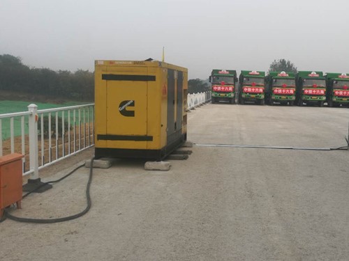 开鲁电力系统的稳定性和设备兼容性如何影响发电机组的频率规格？