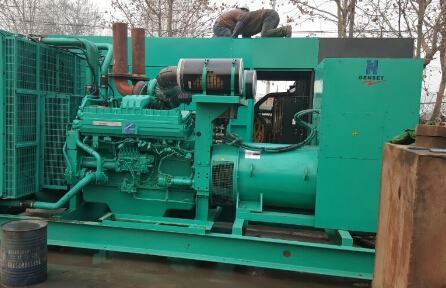 开鲁发电机组如何判断水冷式机油散热器内部是否需要清洗？